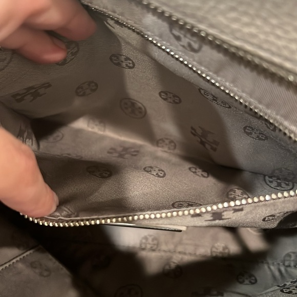 Tory Burch purse EUC light gray, no call outs - Picture 14 of 14